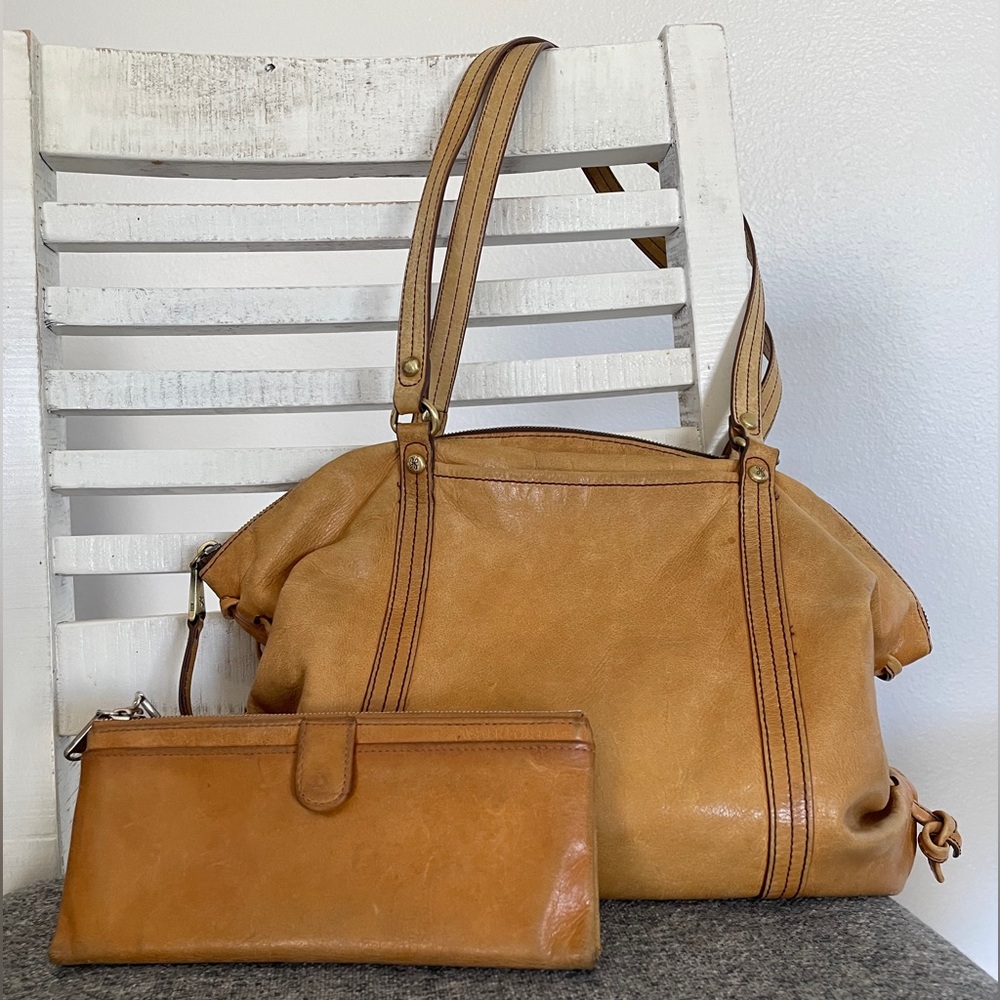 HOBO International Crossbody Flourish Shoulderbag AND Taylor Wallet in Tan Set!